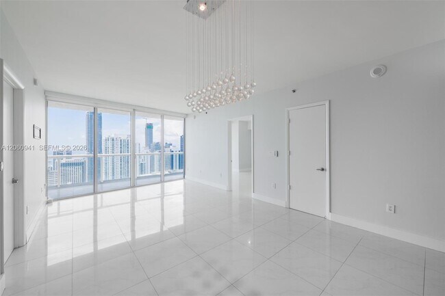 Photo - 495 Brickell Ave Unidad 5205