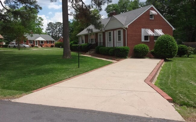 Photo - Classic 3 bedroom 1 bath brick ranch