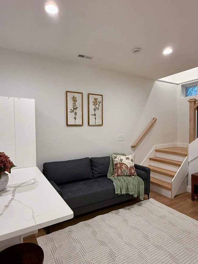 Photo - 55 Foster Rd Unidad 2 beds and 1 bath