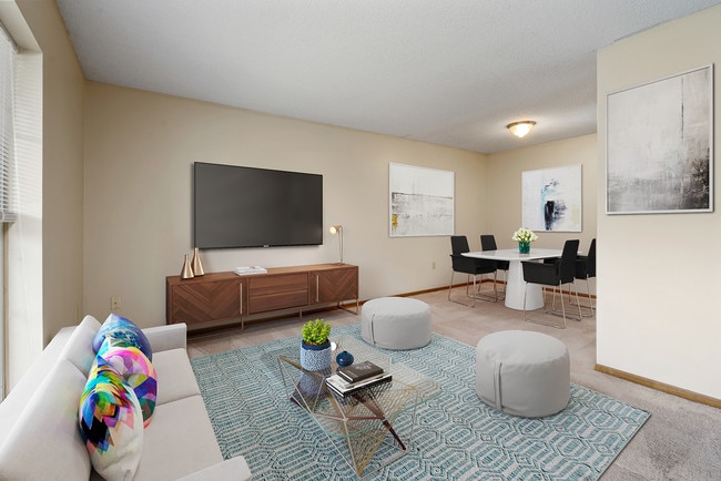 Photo - Shawnee Lake Apartments