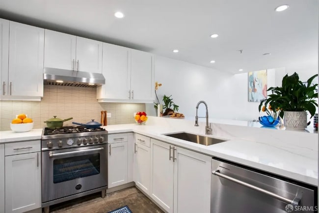 Photo - 2412 Harrison St