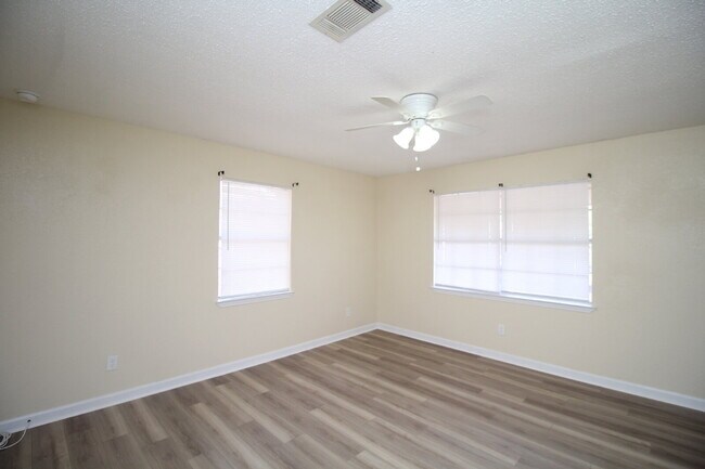 Photo - 4-Bedroom, 2-Bath Home with Large Fenced Yard