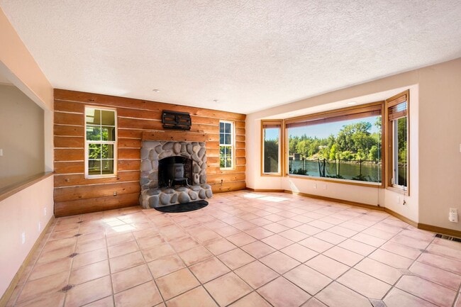 Photo - 14239 SE Fairoaks Ln