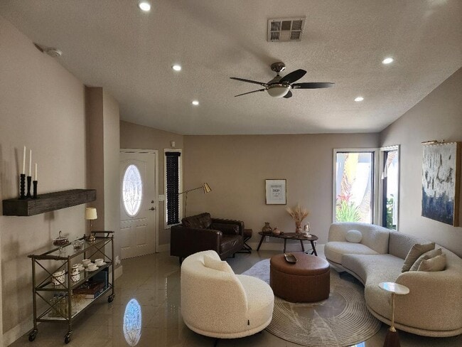 Photo - 3760 NW 19th St