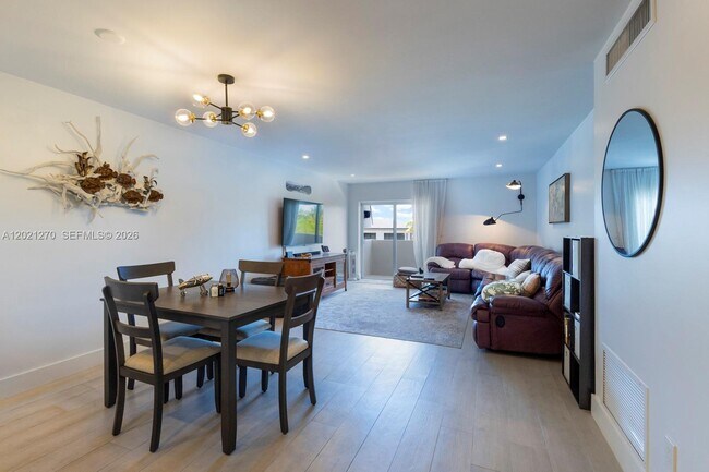 Photo - 6815 Edgewater Dr Unit 307