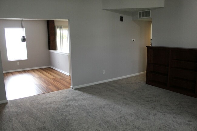 854 Seabreeze Dr