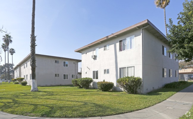 Walnuts Woods Apartments - Walnuts Woods Apartments