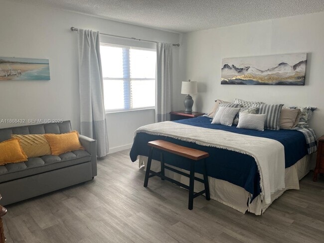 Photo - 401 Golden Isles Dr Unit 916