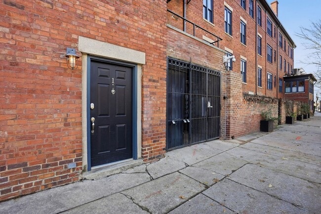 Photo - 1 Bedroom Condo in Uptown Unit 1