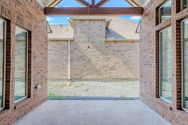 Photo - 112 Sundown Ridge Pl