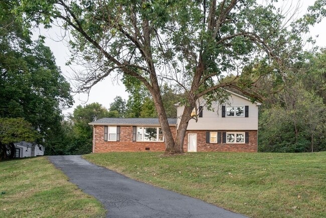 Building Photo - 342 Cross Timbers Dr