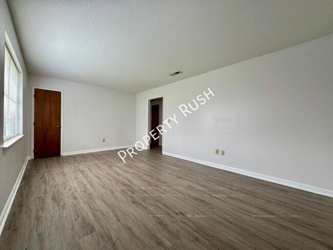 Photo - 5009 Marylin Ln Unit B