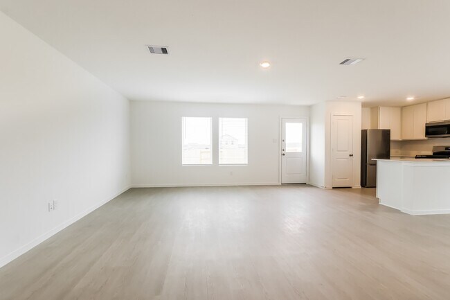 Photo - 303 Bush Mdw Ln