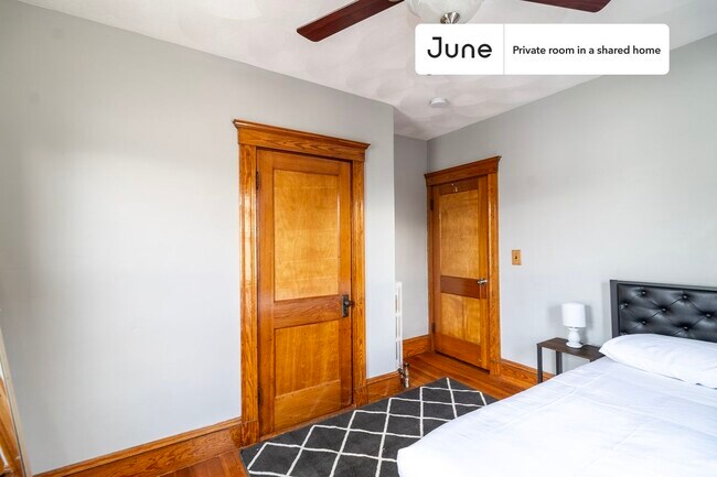 Room in Shared 5 bed/2 bath home in Medford