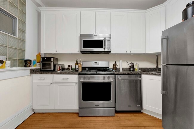 Photo - 2522 N Burling St Unit 2