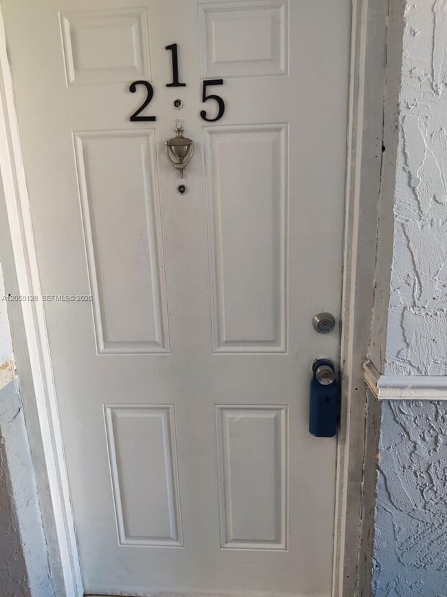 Building Photo - 5705 W 20th Ave Unit 215