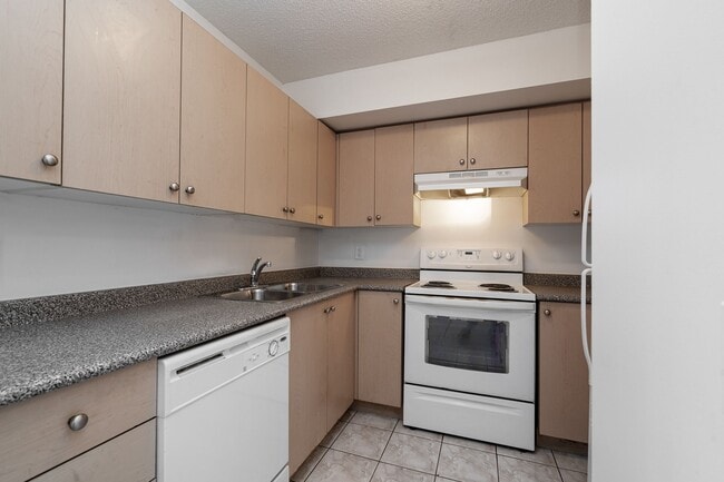 Building Photo - 333 Sidney Belsey Crescent Unit 219