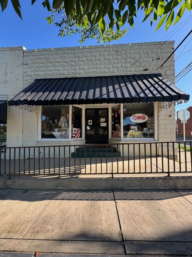 Photo - 102 W Virginia Ave Unit 1