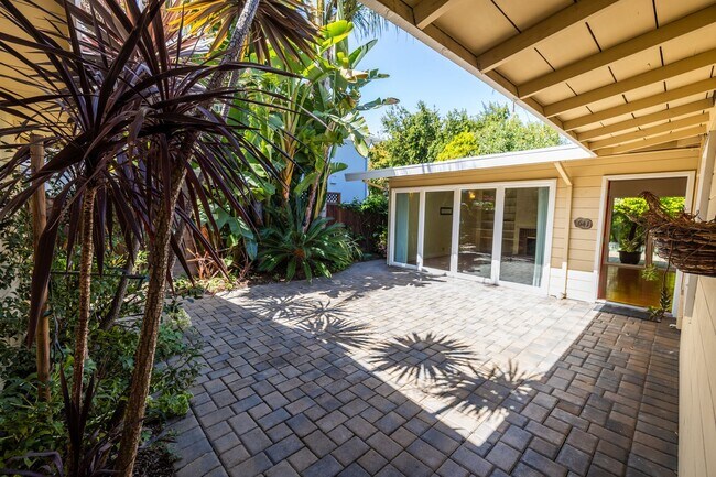 Photo - Beautiful Mid-Century Modern Home Across from Mitchell Park