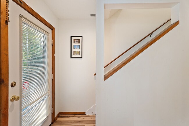 Photo - 609 Hillsborough St