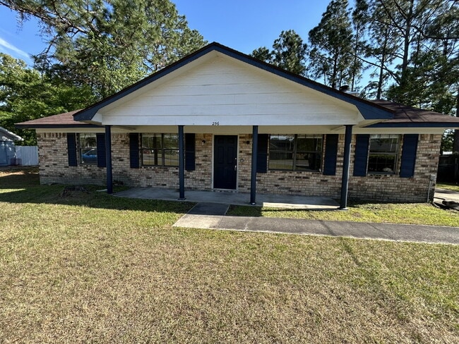 Building Photo - Home For Rent