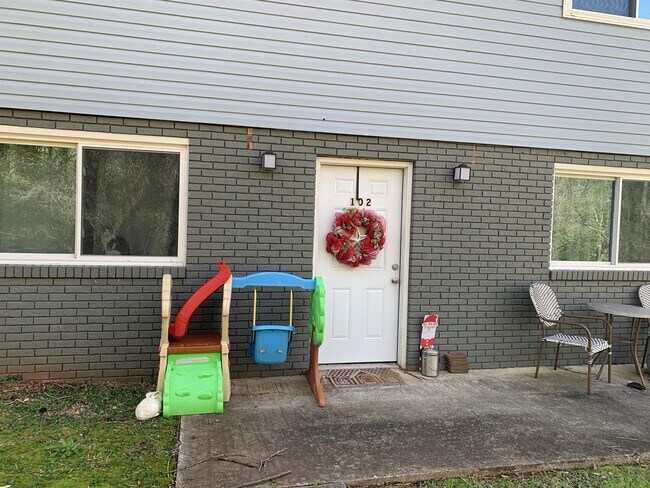 Photo - 903 E Red Bud Rd