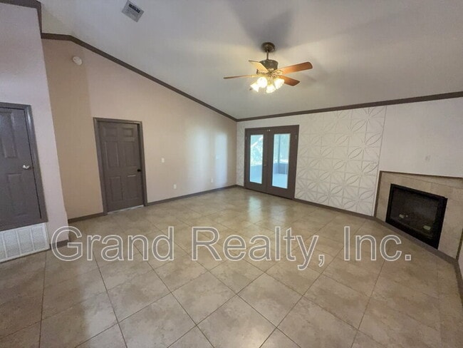 Photo - 5022 Patterson Ln