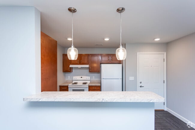 2BR,1BA - 880 SF