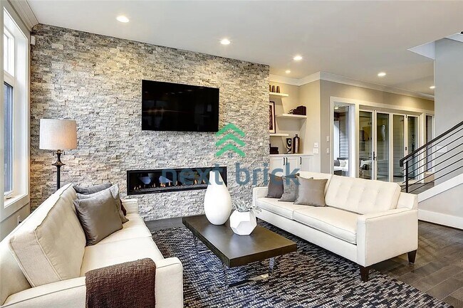 Photo - Luxurious 5-Bed, 5-Bath Oasis in Bellevue's Prime Location!