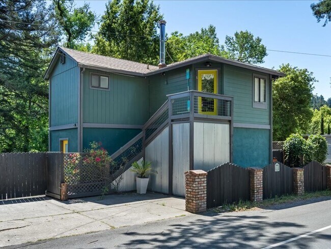 Building Photo - 14975 River Rd Unit 6