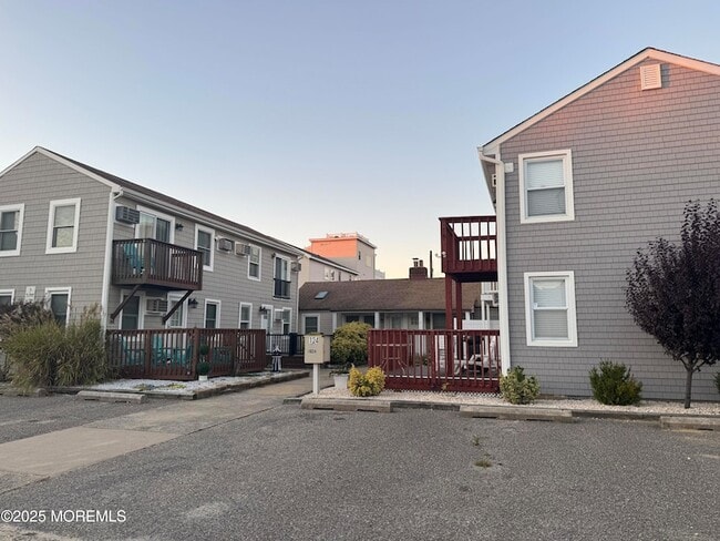 Photo - 124 Lincoln Ave Unit 4