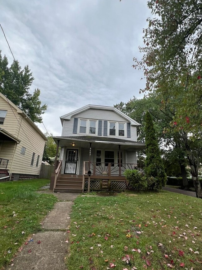 Building Photo - 4 Bedroom Single Family in Cleveland ,Ohio