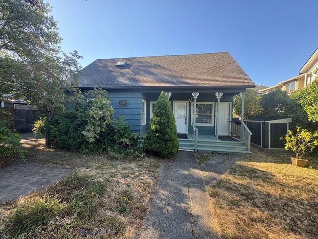 Building Photo - 1 Bedroom Near Campus Rental
