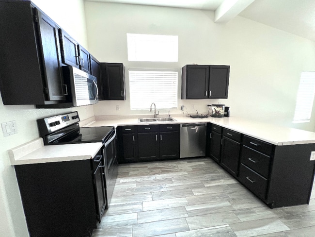 Photo - 1501 E Princeton Ave