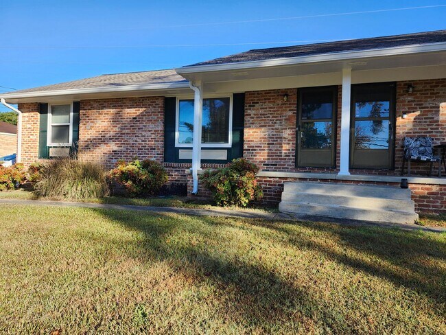 Building Photo - 3919 Kingsbridge Rd Unit 1