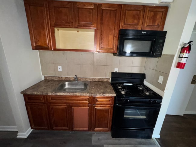Building Photo - 104 Montclair Ave Rental