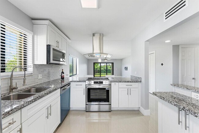 Photo - 16451 Blatt Blvd Unit 201