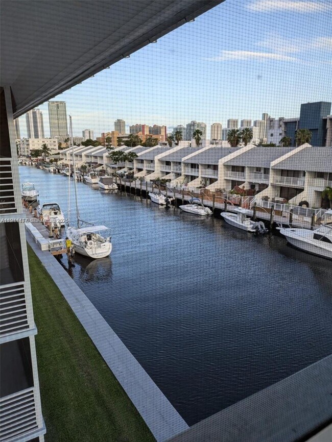 Building Photo - 3550 NE 169th St Unit 403