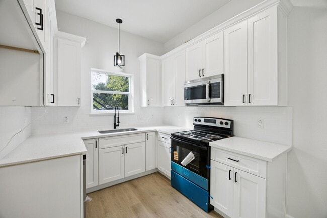 Photo - 422 New Hampshire St