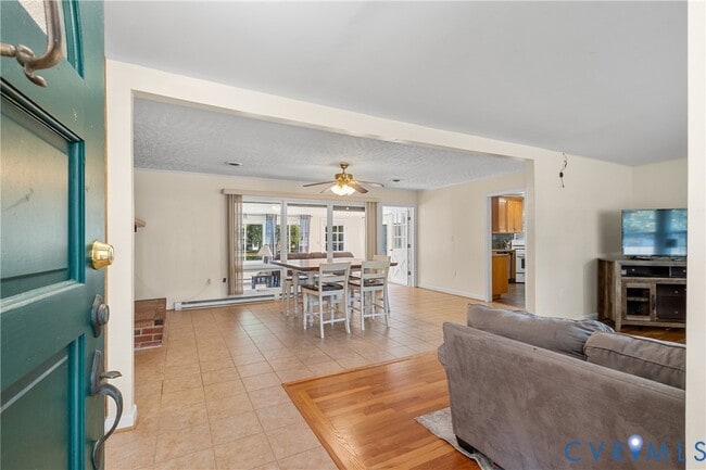 Photo - 1871 Pender Ave