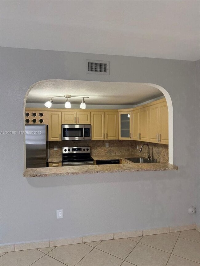 Photo - 7542 NW 175th St