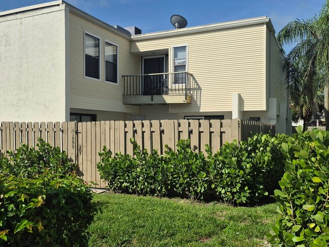 Photo - 11999 Shakerwood Ln Townhome