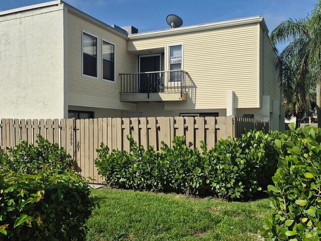 Building Photo - 11999 Shakerwood Ln Rental