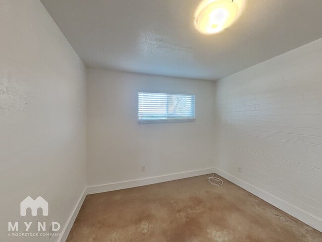 Photo - 4824 E Willetta St Unit 1