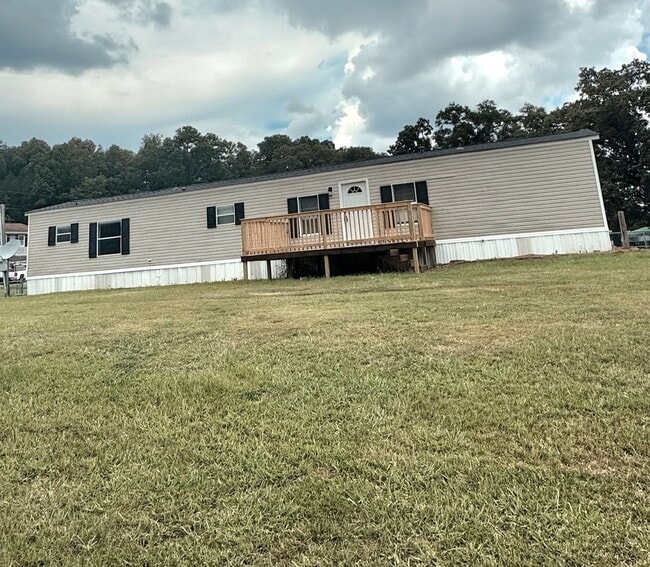 Building Photo - 3 Bed, 2 Bath Mobile Home Near Coldwater E...