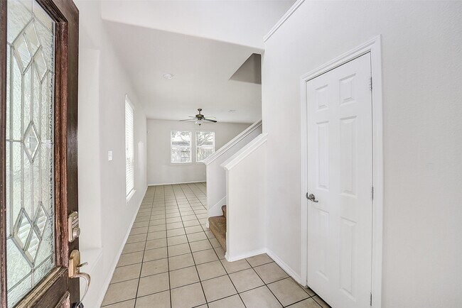 Photo - 6419 Calgary Woods Ln