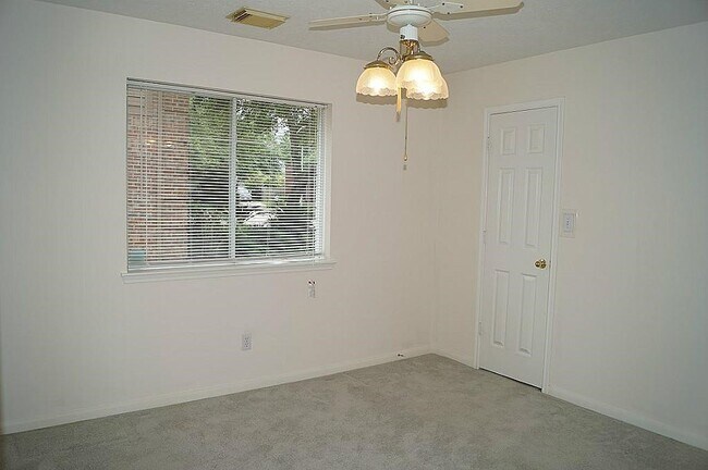 Photo - 2711 Aspen Ln