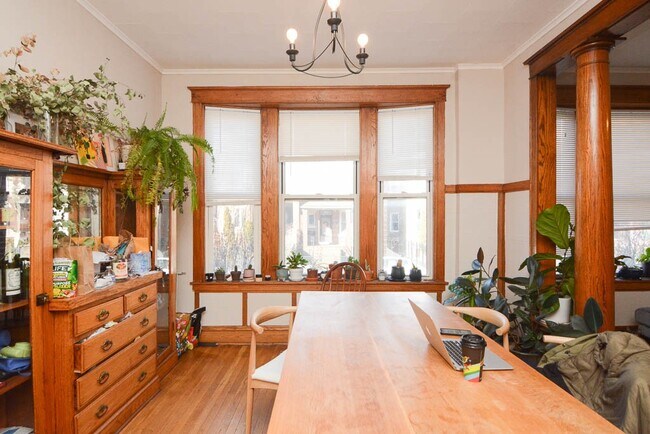 Building Photo - 819 N Campbell Ave Unit A06W