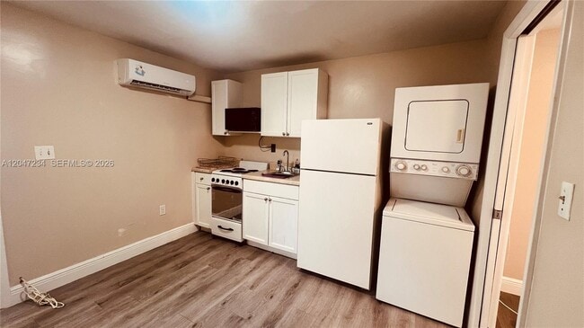Photo - 32 NE 169th St Unit 2
