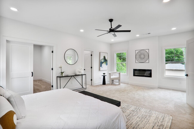 Photo - 73 Whitefoord Ave SE